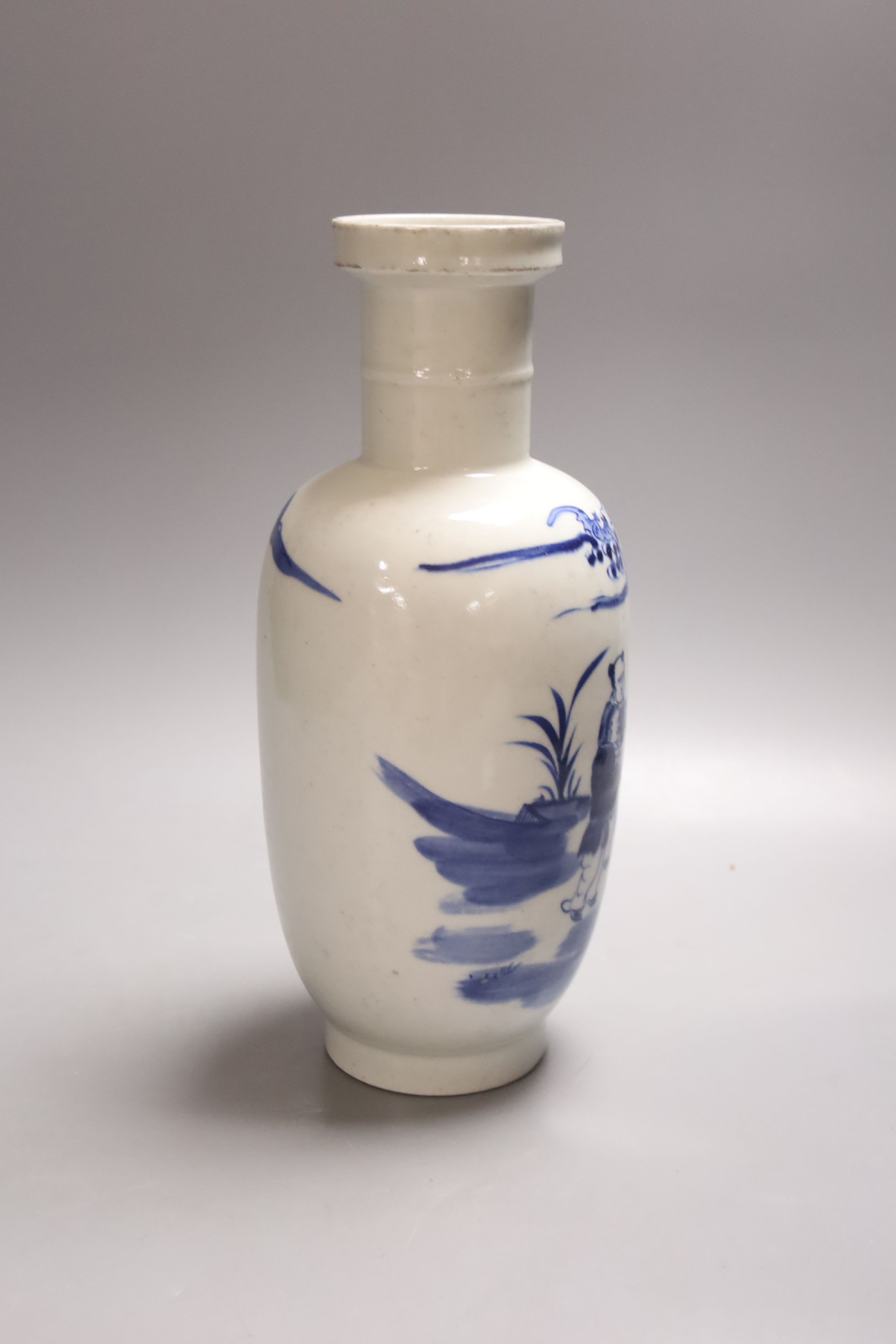 A Chinese blue and white rouleau vase 29cm